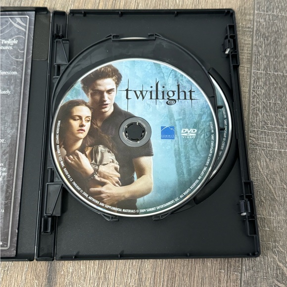 Twilight 3 Disc DVD set and Eclipse 2 Disc DVD set, Excellent Condition - Picture 2 of 5